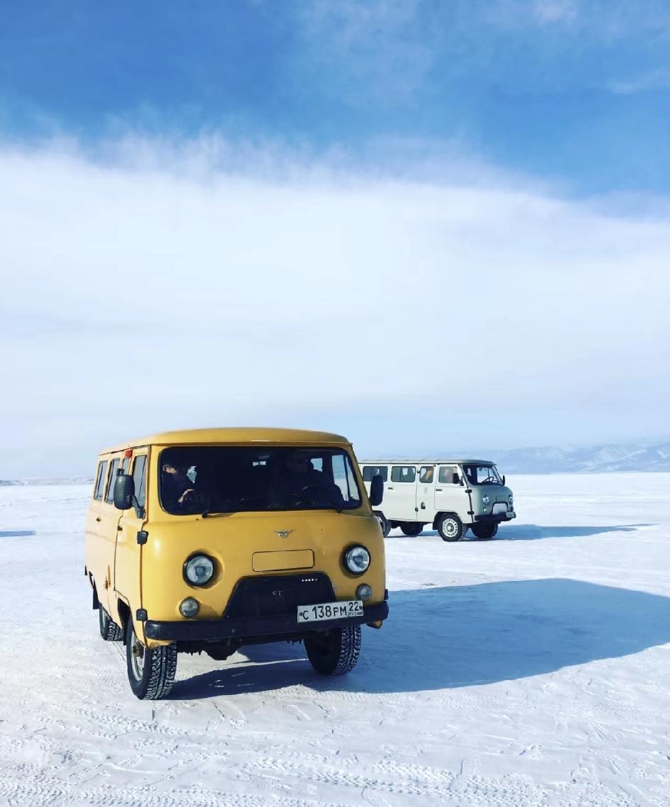 他们管这种在贝尔加湖上跑的车叫“土坦克”，特别老旧，又重又慢噪音还大。优点就是