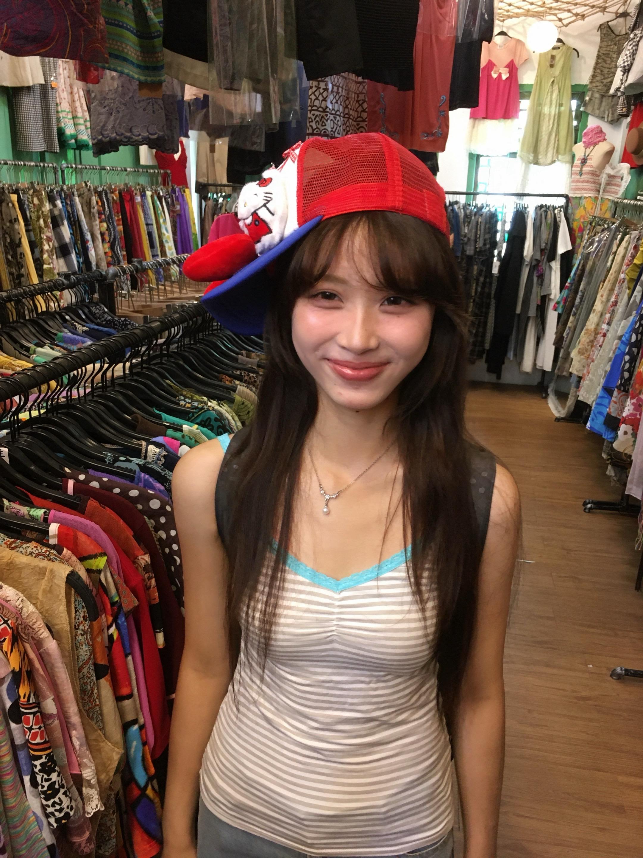 我认识一个女孩。她勇敢善良可爱