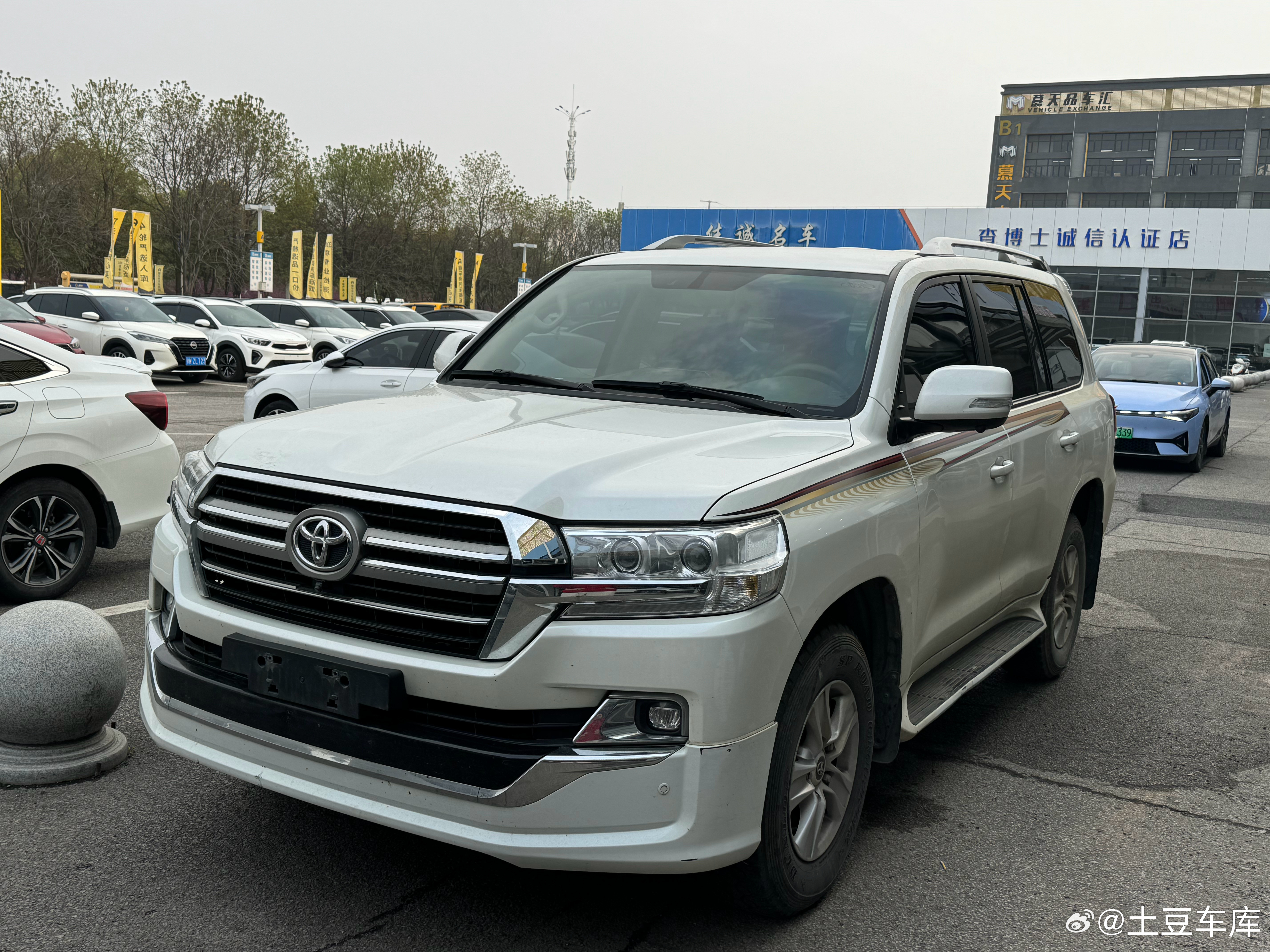 干了几台大车成功男人喜欢的车型1丰田陆地巡洋舰2020年5座丐版10万公