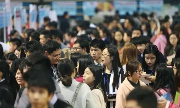 上海那么多裁员的，失业之后都在干嘛呀？说是大环境怎么怎么不好，失业率怎么怎么高
