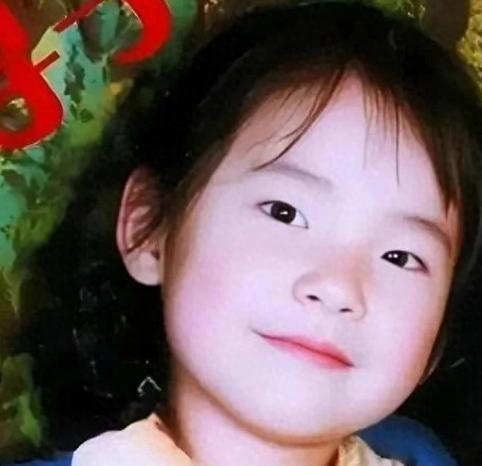 2005年，西安一名6岁女童不幸被拐，整整九年，她隐忍不发，每天背自己的名字和家