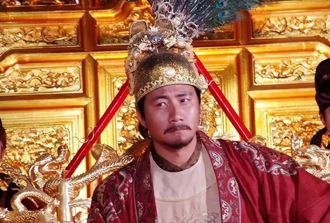 有一次，朱元璋去寺庙拜佛，问方丈：“朕需要给佛祖下跪吗？”方丈灵机一动，机智的回