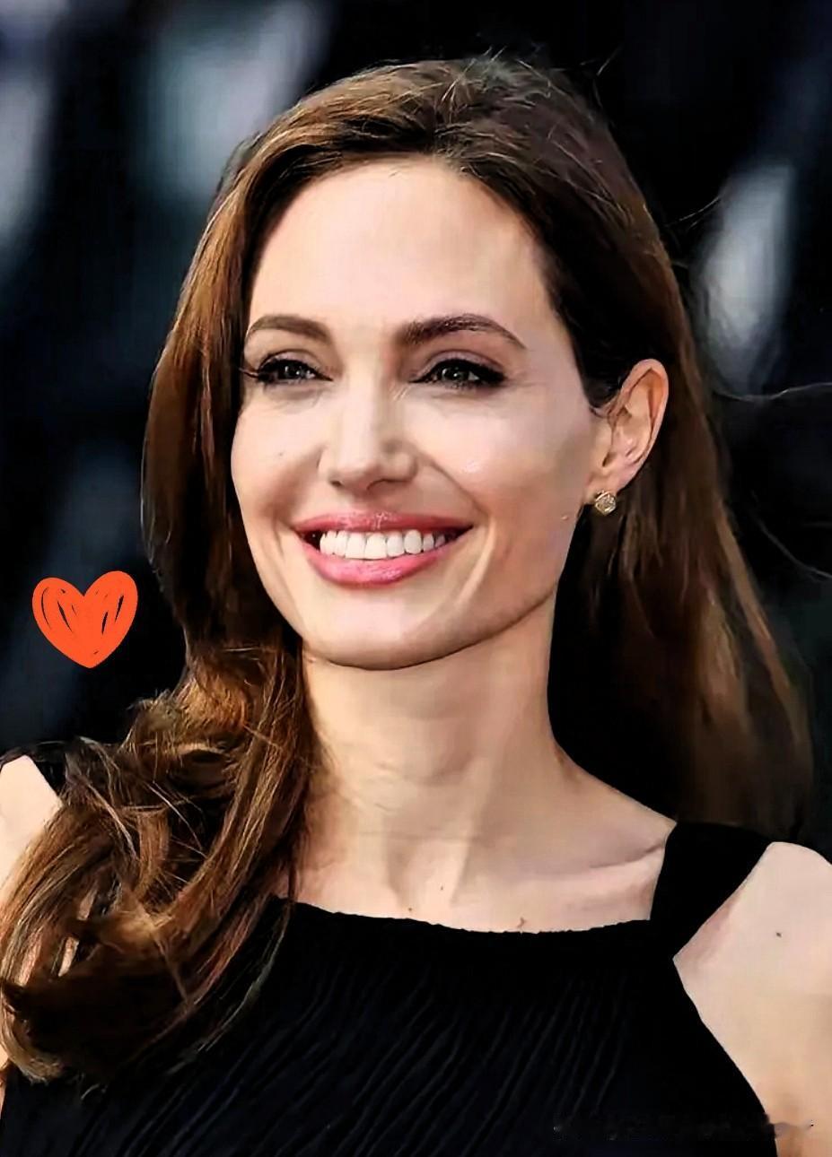 快报！原来乌克兰真的在到处抓人当兵11月4日，乌克兰在访问期间抓走朱莉的保镖