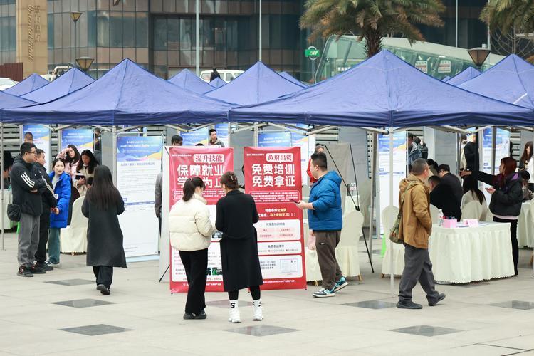 在重庆，找个双休的工作有多难？最近接触了重庆几家做外贸的企业，老板都说招人困