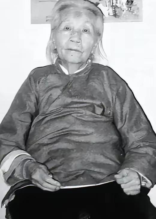 1992年，88岁老奶奶叮嘱孙子说道：我死后一定要好好保存遗体，将来会出现奇迹的