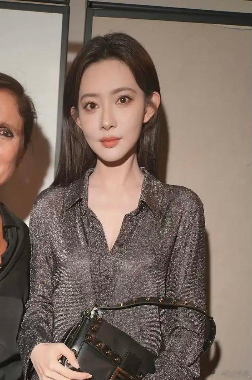 朴彩英的脸长还是孟子义的脸长？​​​