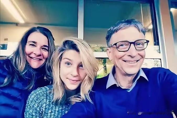 爱泼斯坦这事给我最大的冲击，还是比尔.盖茨和霍金。谁能想到啊，一个最大的冲