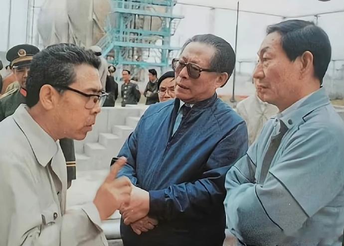 正在热播的文献纪录片《江泽民》，再现了上世纪九十年代波澜壮阔的改革历程。随着朱镕