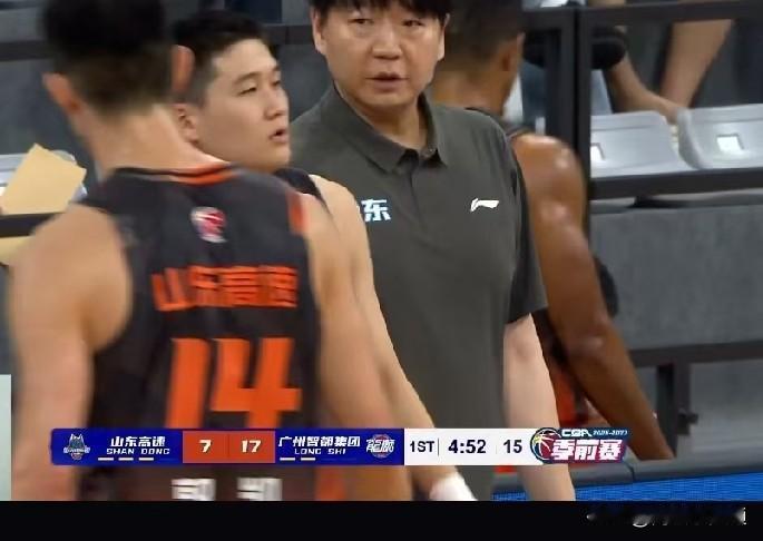 山东高速男篮艰难的88比84拿下广州龙狮队，迎来了季前赛三连胜。上半场山东高速