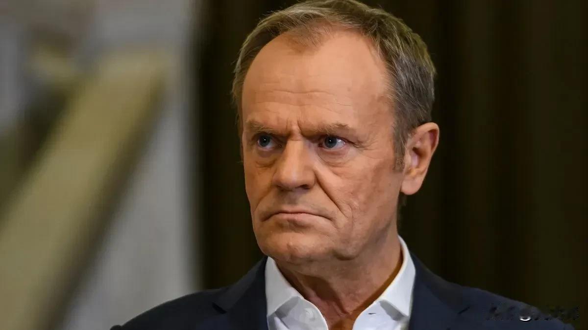 【波兰总理：曾有人想把华沙变成布达佩斯如今布达佩斯希望变得像华沙】2月1