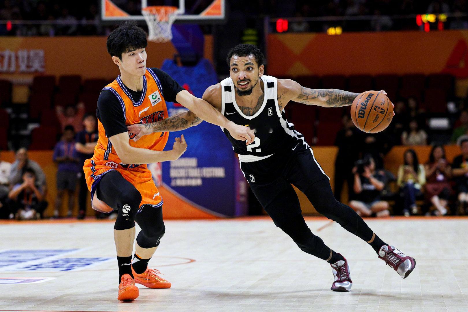 【NBA上海篮球盛典G1】NBAG联赛联队和上海久事大鲨鱼双方为球迷朋友们奉献了一场十分精彩的比赛！