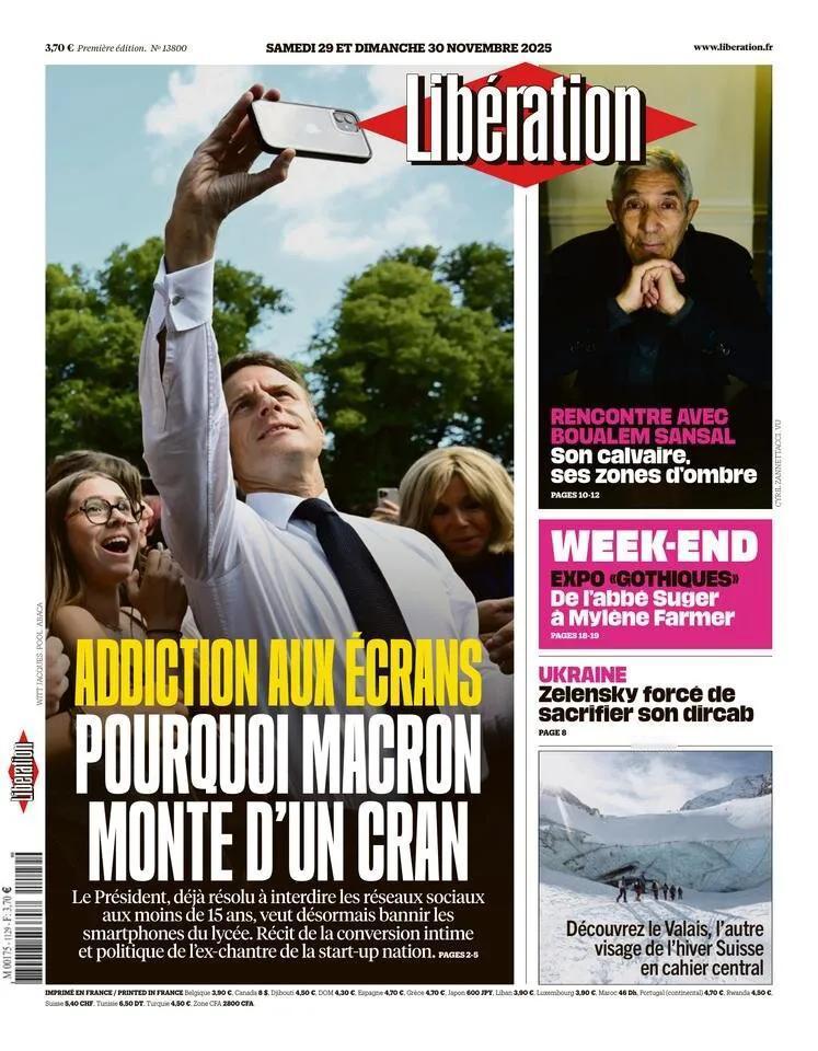 法国《解放报》头版报道称，屏幕成瘾：为何马克龙更进一步。法国总统马克龙此前已