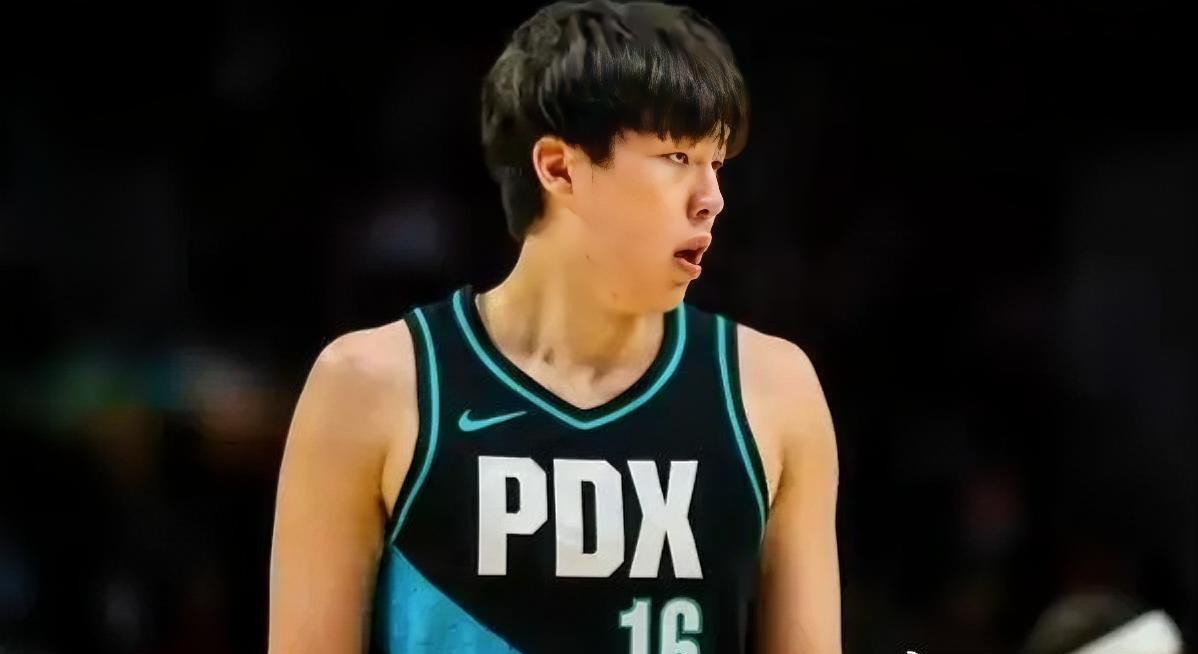 杨瀚森几乎填满数据栏，开拓者122-110战胜骑士队，给开拓者球员评分：第一