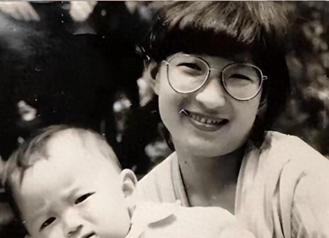 陕西一女子1988年丢了儿子，为了找娃，她跟丈夫离了婚。32年后，她终于在四川找