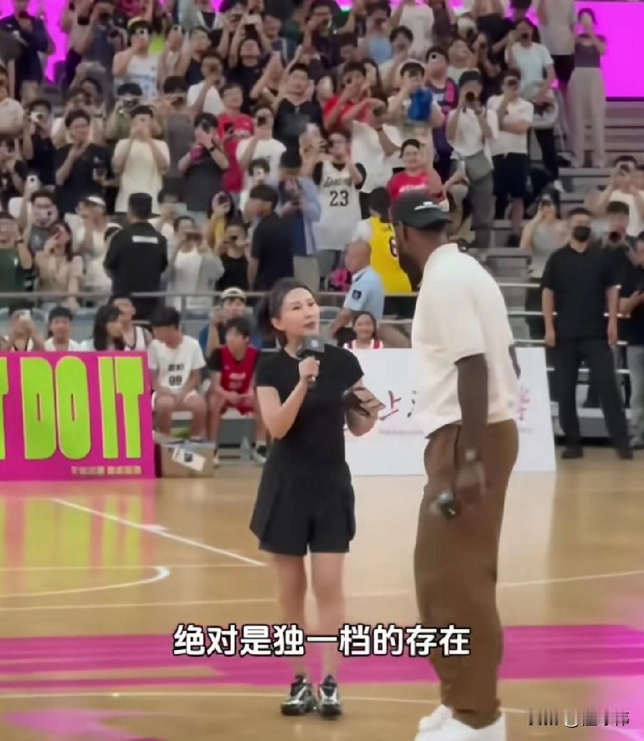马健直言，詹姆斯中国行，绝对是球星里面独一档的存在，是人气最炸裂的！马健表示