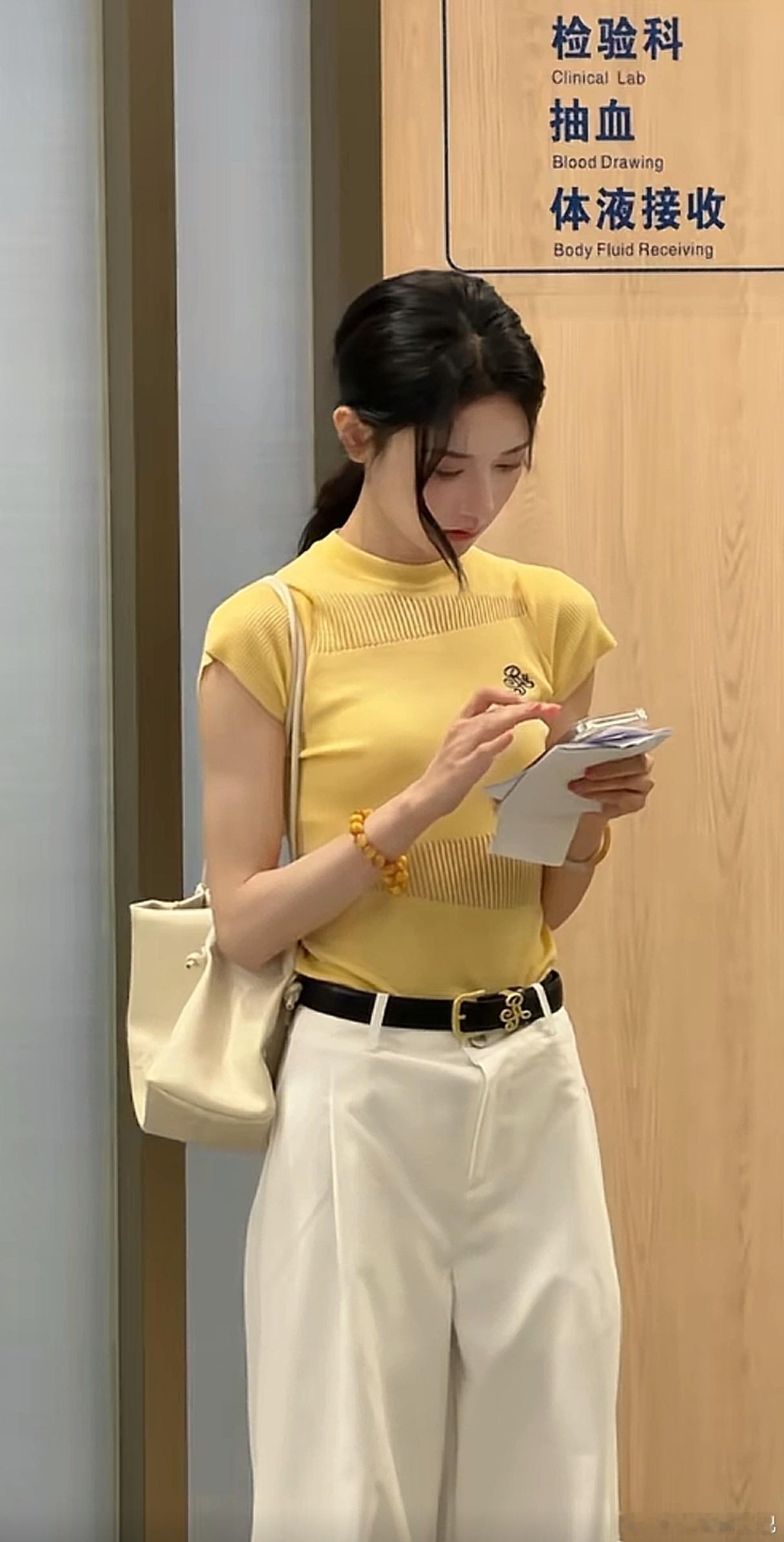 气质穿搭小姐姐