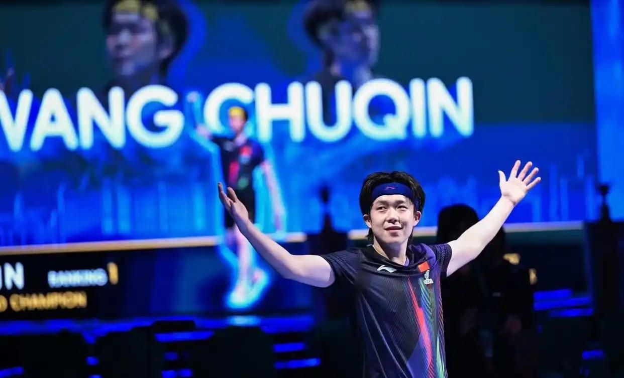 世乒赛,国乒拼了!王楚钦开始练右手,马龙汗如雨下,许昕也训练了2026年4月