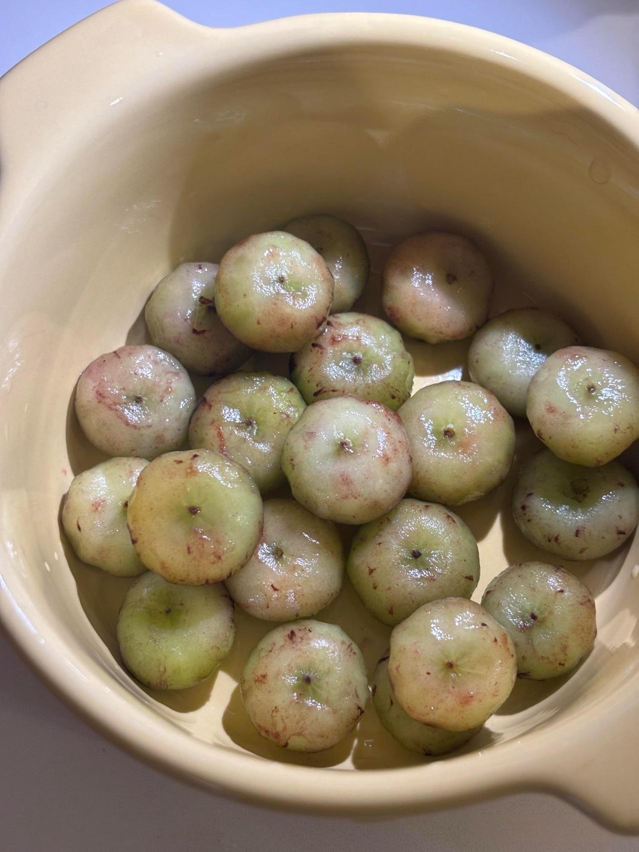 这蓝莓这么难剥皮呢