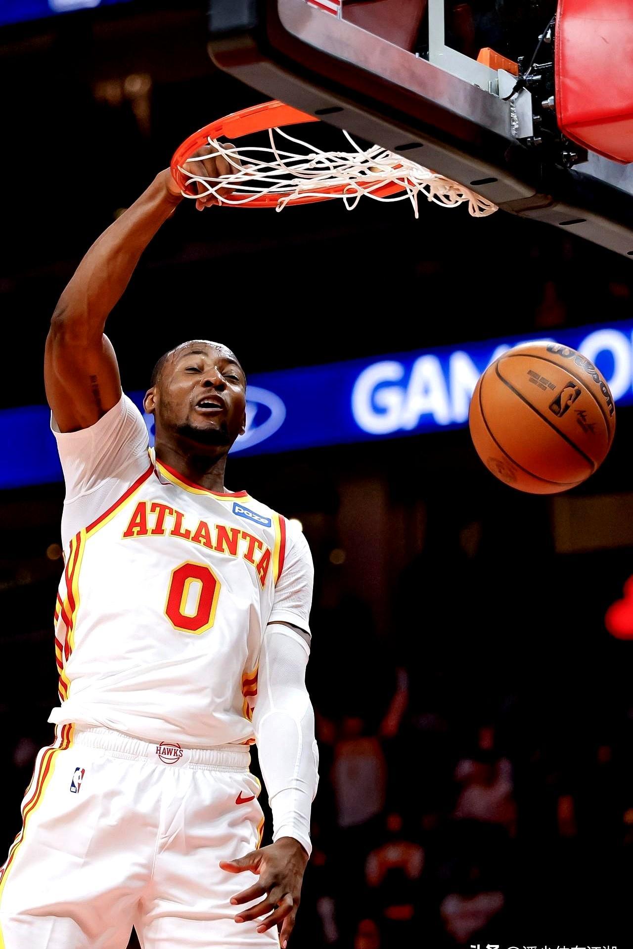 勇士放走的不是累赘，是被锁住翅膀的鹰。三场比赛，26.7分钟。21.