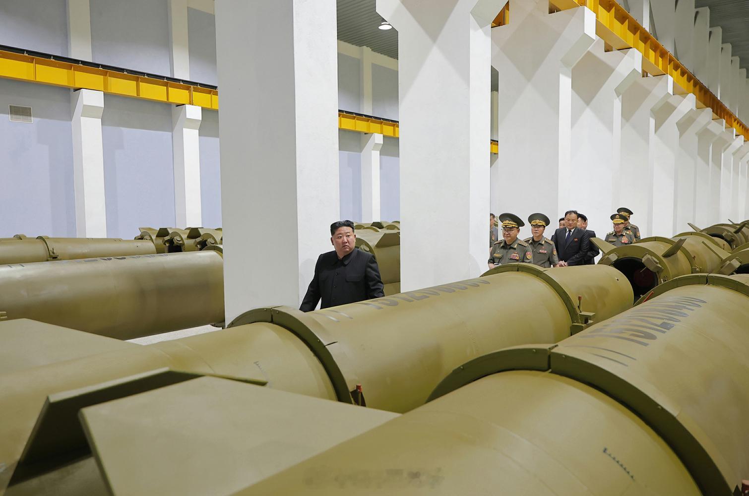 金正恩同志视察重要军工企业海外新鲜事热点现场