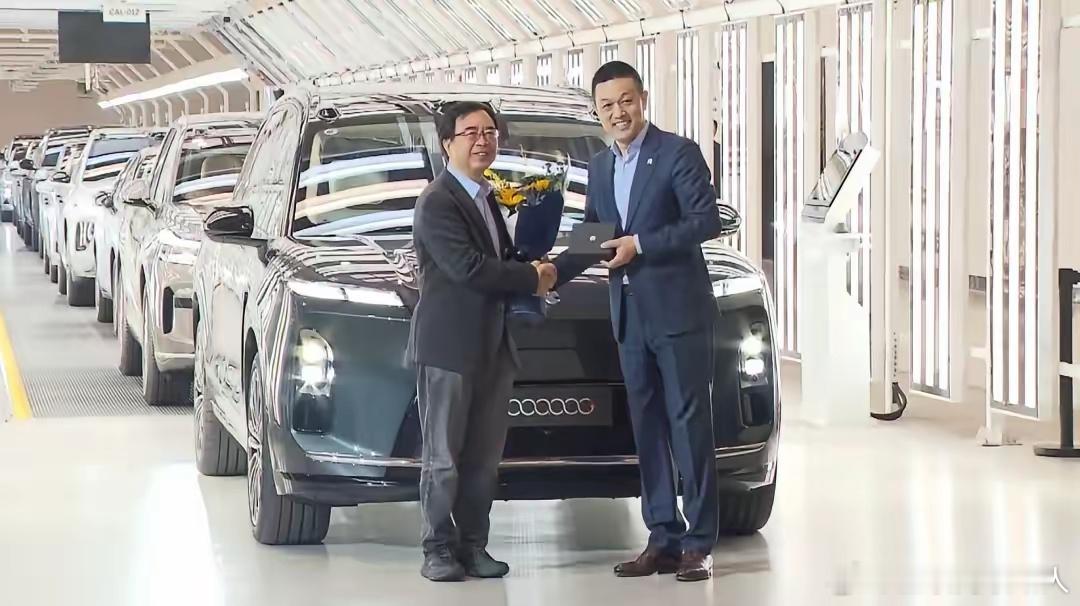 蔚来真够大气的！今天可是蔚来的历史性时刻，第100万辆汽车下线！然而出现了个意想