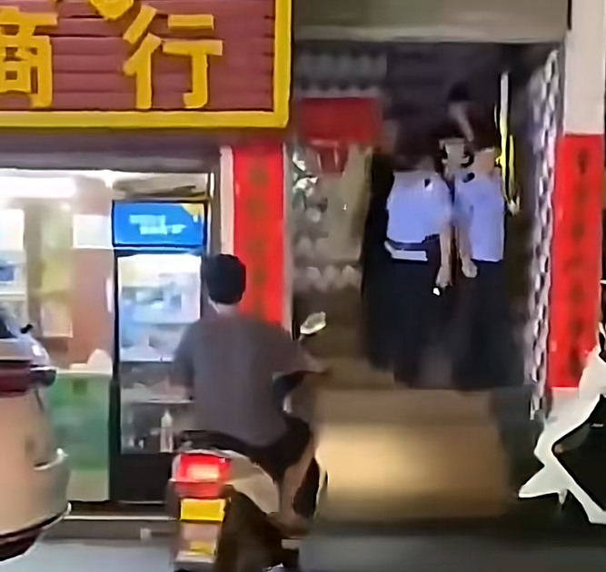 老熟人了怎么没打个招呼呢！！！！