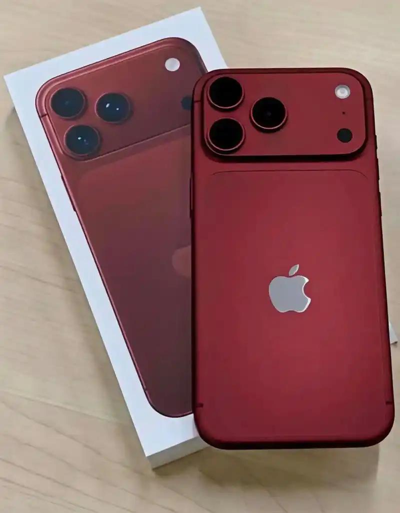 开卖才10天，苹果新机就翻了车！9月28日消息，售价近万元的iPhone1