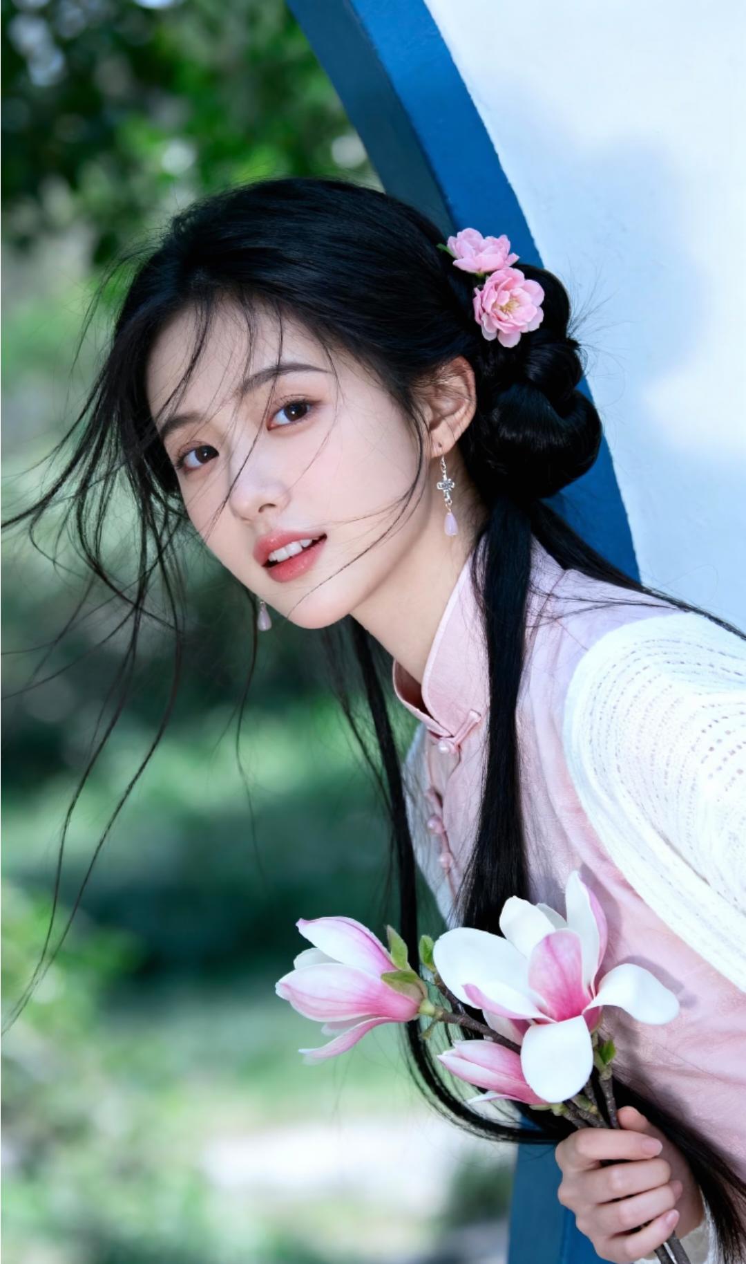 不要总是送年轻人一句话年轻人最需要的不是一句话而是一笔钱