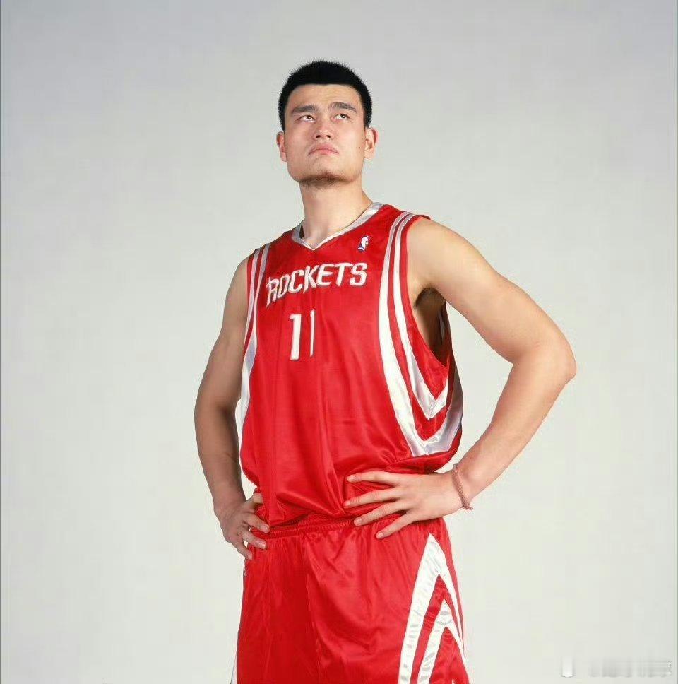 杨瀚森在波特兰开拓者打了14场NBA，总得分30分，这个比分，姚明用了多少场球便