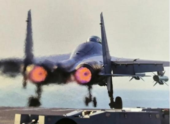 歼15空战能不能完胜F-18？说句扎心的，歼15别说打下F18，能不被击落都算好