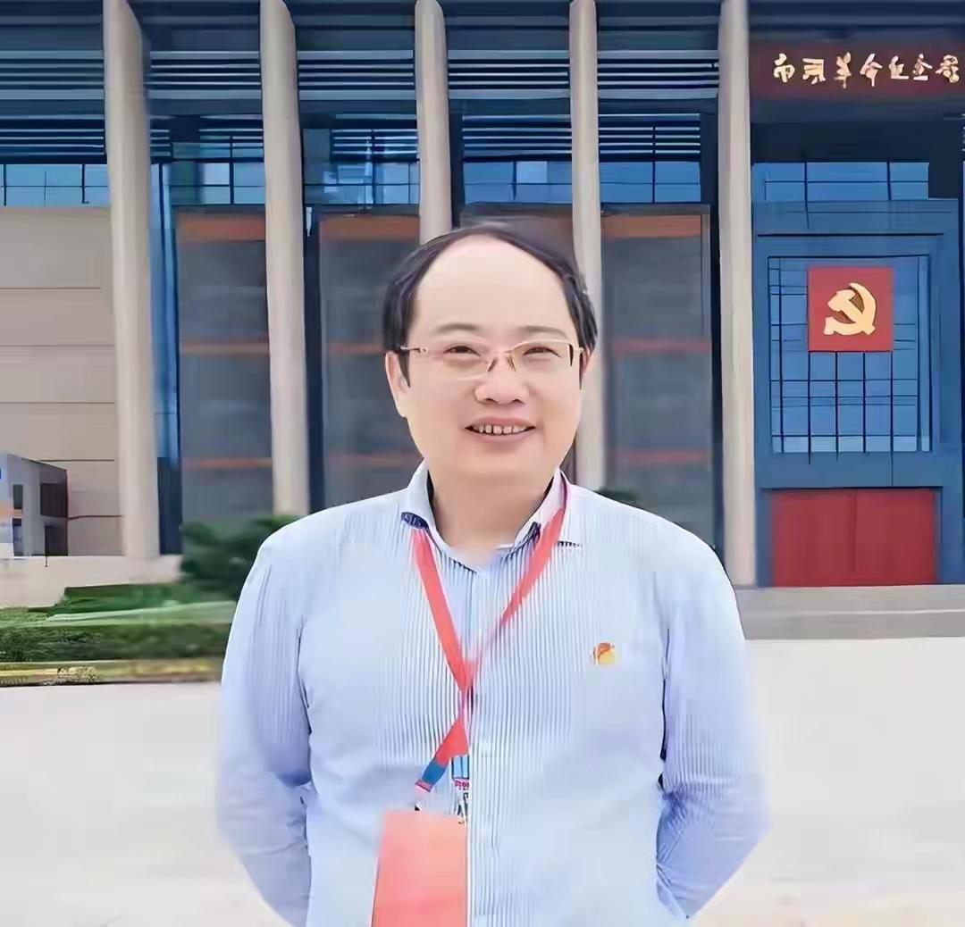 江苏科技大学的高中生博导郭伟，之所以真身败露，和他所谓的研究领域有直接关系。他当