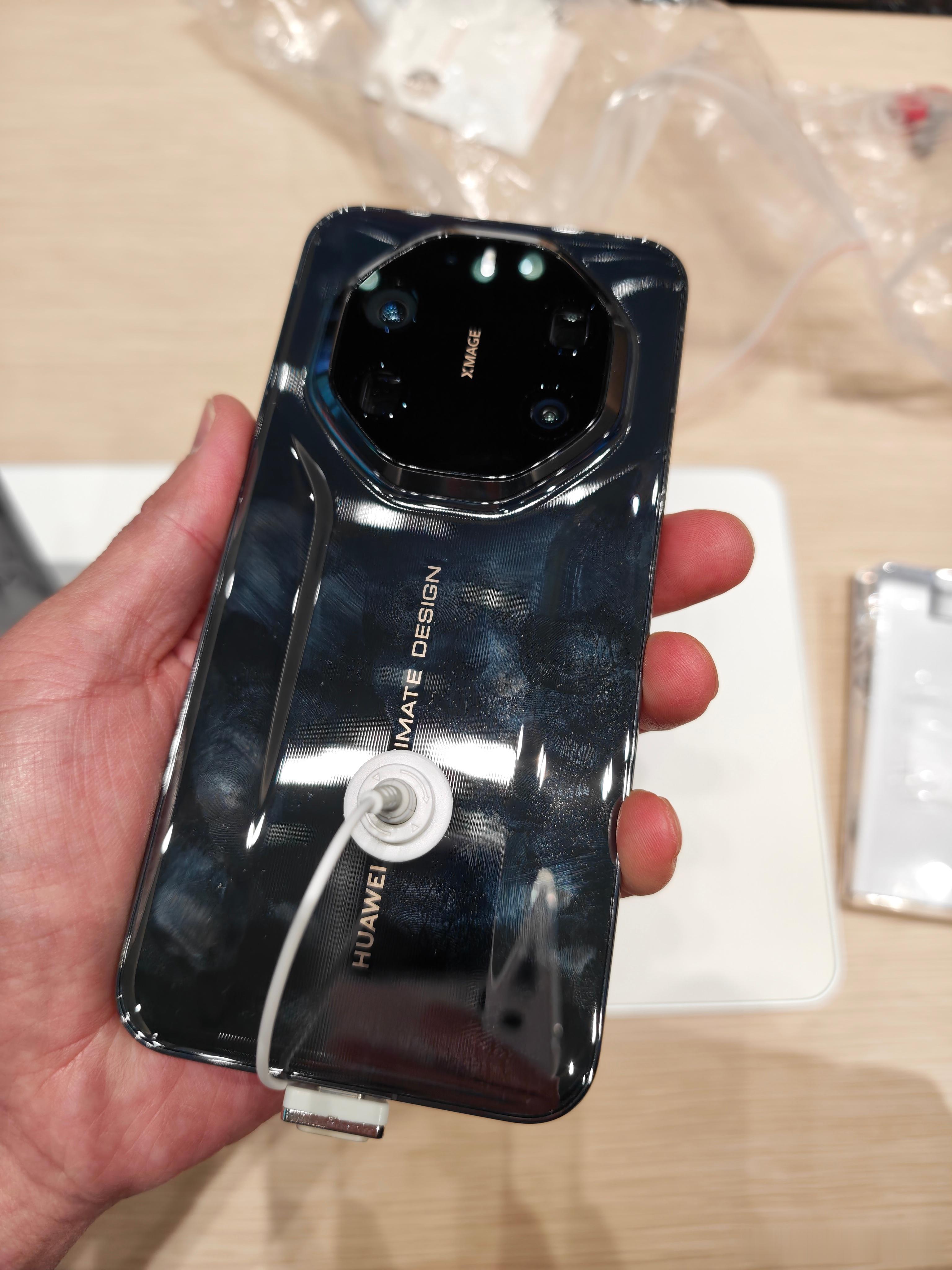 渠道人士称对华为mate80定价意外最重要的两个原因:①Pura80定高了，导致