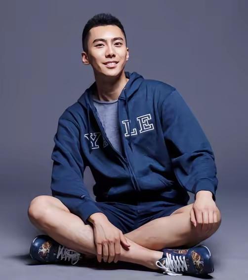 2008年，福建一个高三男孩被班主任叫出教室，老师激动地告诉他：“恭喜你，被保送