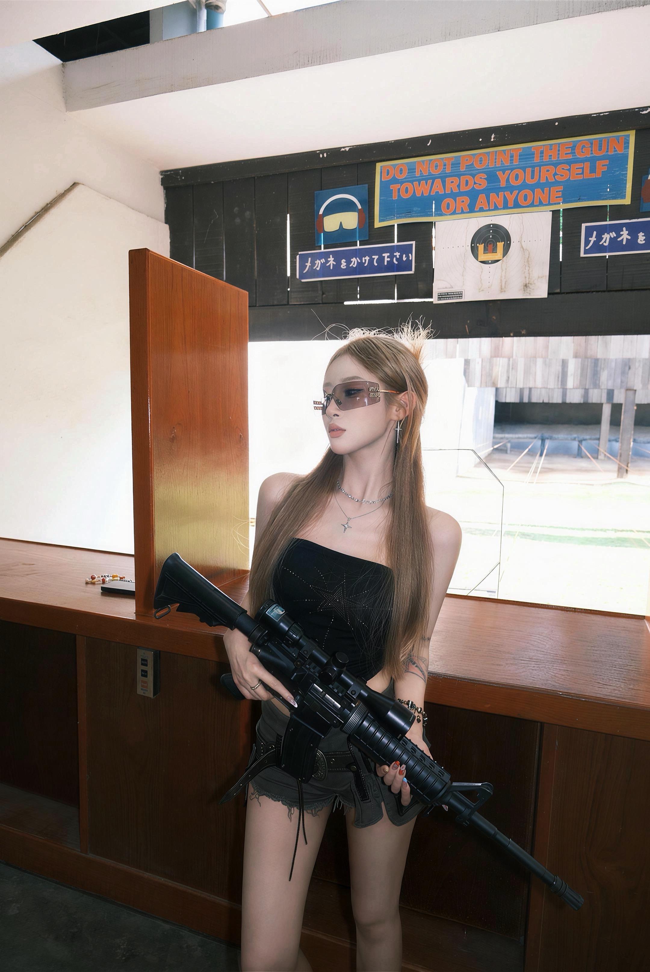 别用你那软绵绵的照片配硬曲了