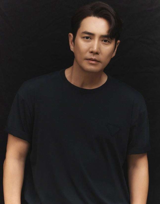 出演SBS新金土剧，合作。朱相昱饰演从流氓成长为建设公司代表的朱康灿一角，与