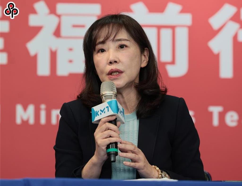 国民党表态。台媒报道，因非洲三国“无预警取消”飞航许可，赖清德今天宣布“暂缓