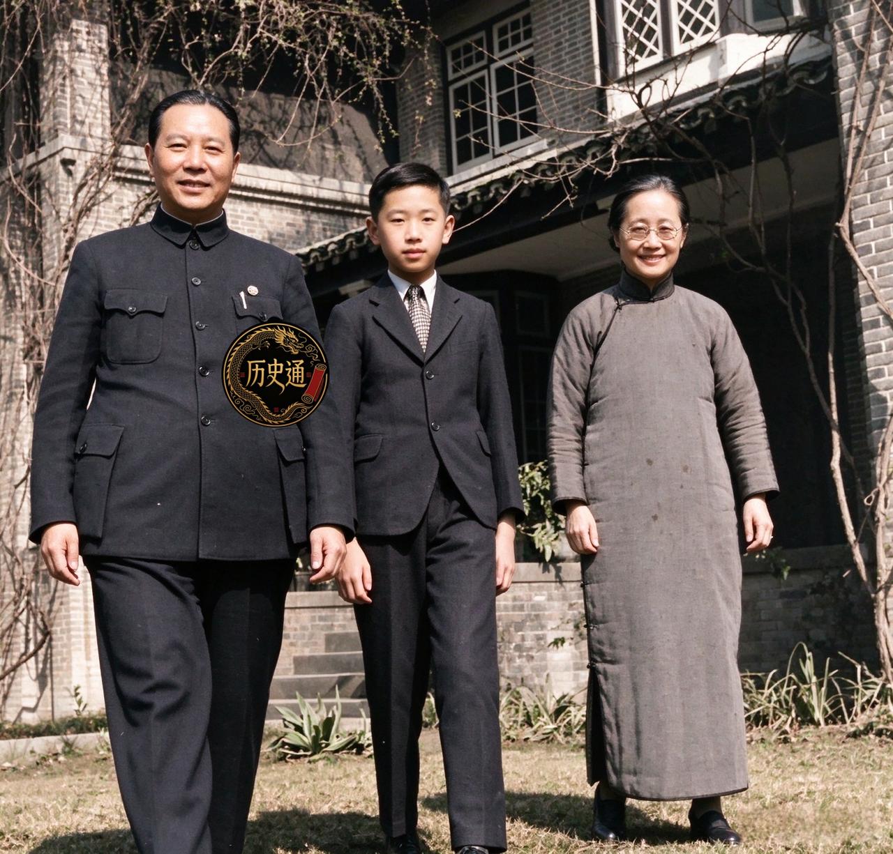 张群活到一百零一岁，是蒋中正身边最老的幕僚，也是少数敢在饭桌上跟蒋说笑打趣的人。