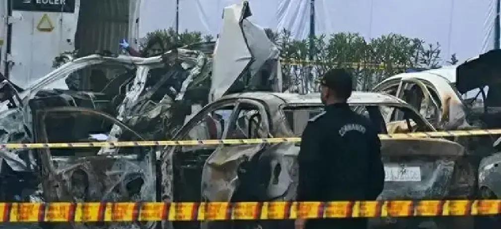 巴基斯坦首都一声爆炸。国防部长直接撂下狠话：我们已做好两线作战的准备。整个