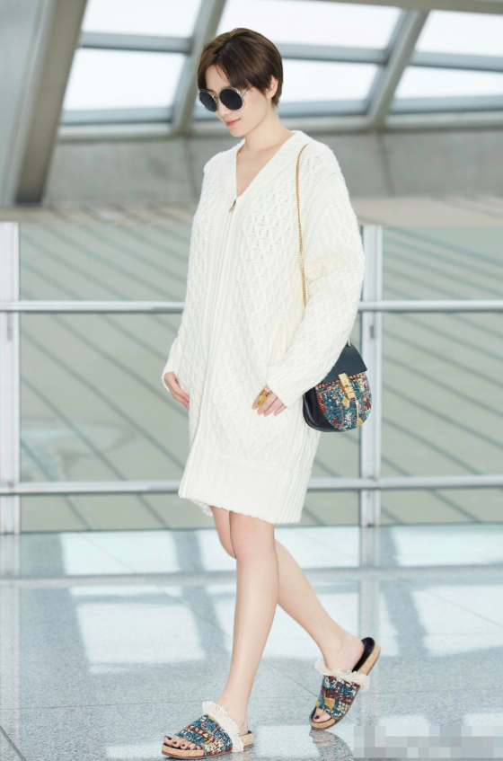 宋佳，173cm，眼镜一戴，谁都不爱。