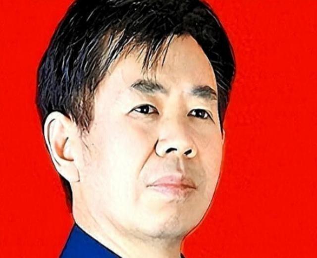 军事专家戴旭有个观点，很扎心。他说我们航母下水，五代机上天，导弹快到没影，家底越