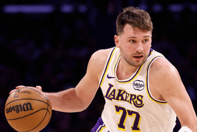 76人记者: 现在的东契奇还没达到巅峰时期詹姆斯-哈登的水平