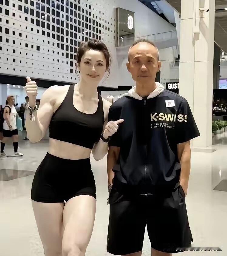 王石这状态挺让人羡慕的，70多岁了还经常去健身房锻炼身体，保养的好，脸上比较光滑