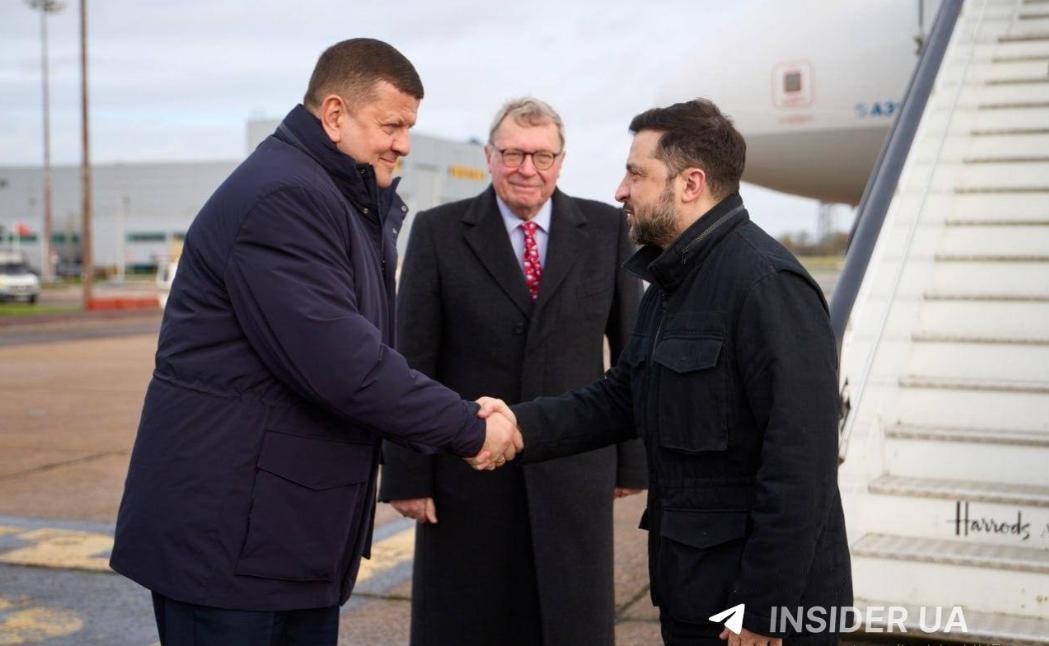 12月8日，泽连斯基抵达伦敦，迎接他的是乌克兰武装部队前总司令、乌克兰现任驻英国