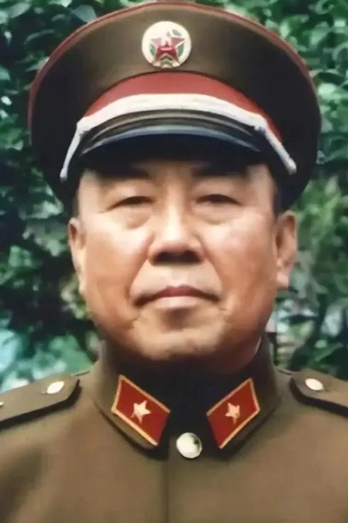 1979年刚从前线撤下来的11军军长陈家贵，本想穿便装逛逛昆明城，谁知竟被几个街