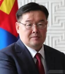 这回，蒙古真的变了。新总理刚一上台，就当着中方的面，把几十年的边境难题拍板定了