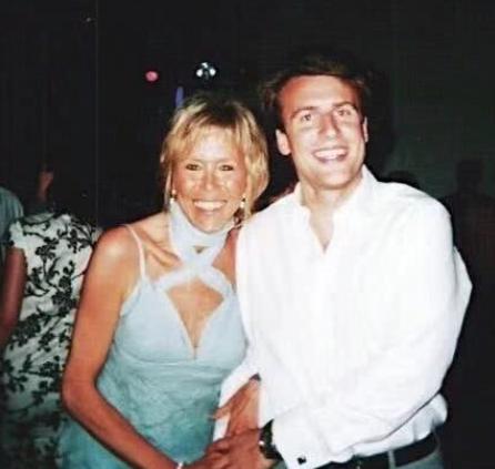 那年马克龙娶了她，才有了如今的他们出双入对。马克龙是个坚定的人，从他对妻子的态度