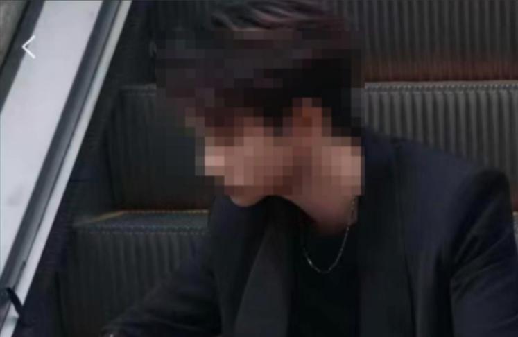 安徽一已婚女子为喜欢的男主播狂刷390万元后，终于如愿和男主播睡了一觉。可睡