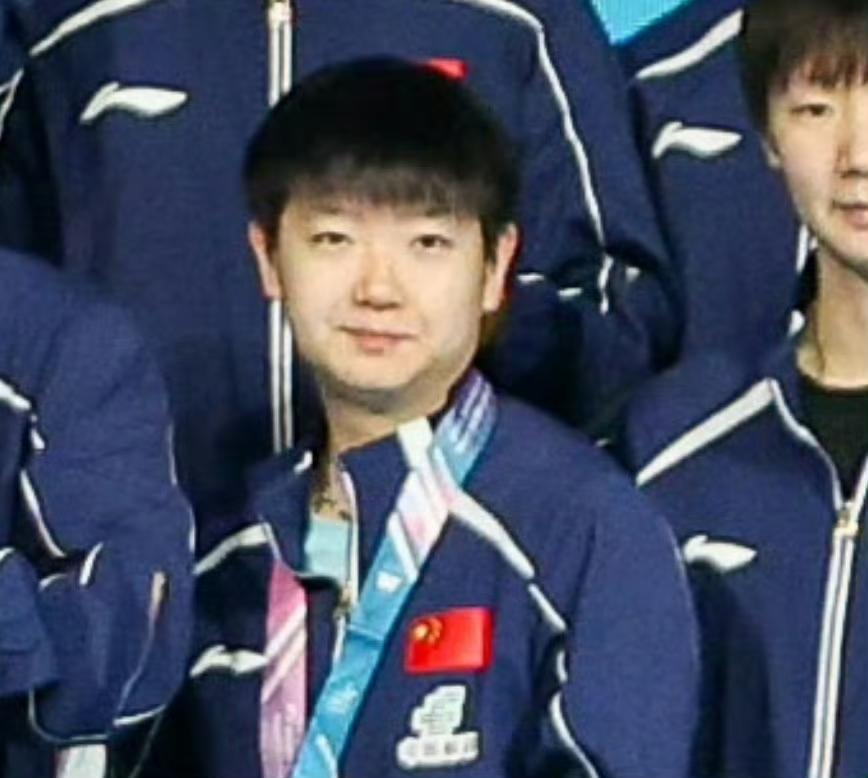 孙颖莎瘪嘴名场面！世界冠军的可爱暴击，谁懂啊🥺赛场上是横扫千军的大魔王，