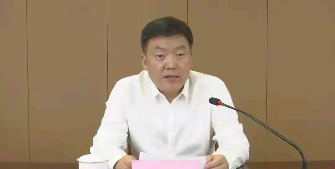 日照副市长张佃虎被查了，名字带虎，在临沂有山的地方活的滋润，跑到海边就玩不转了。
