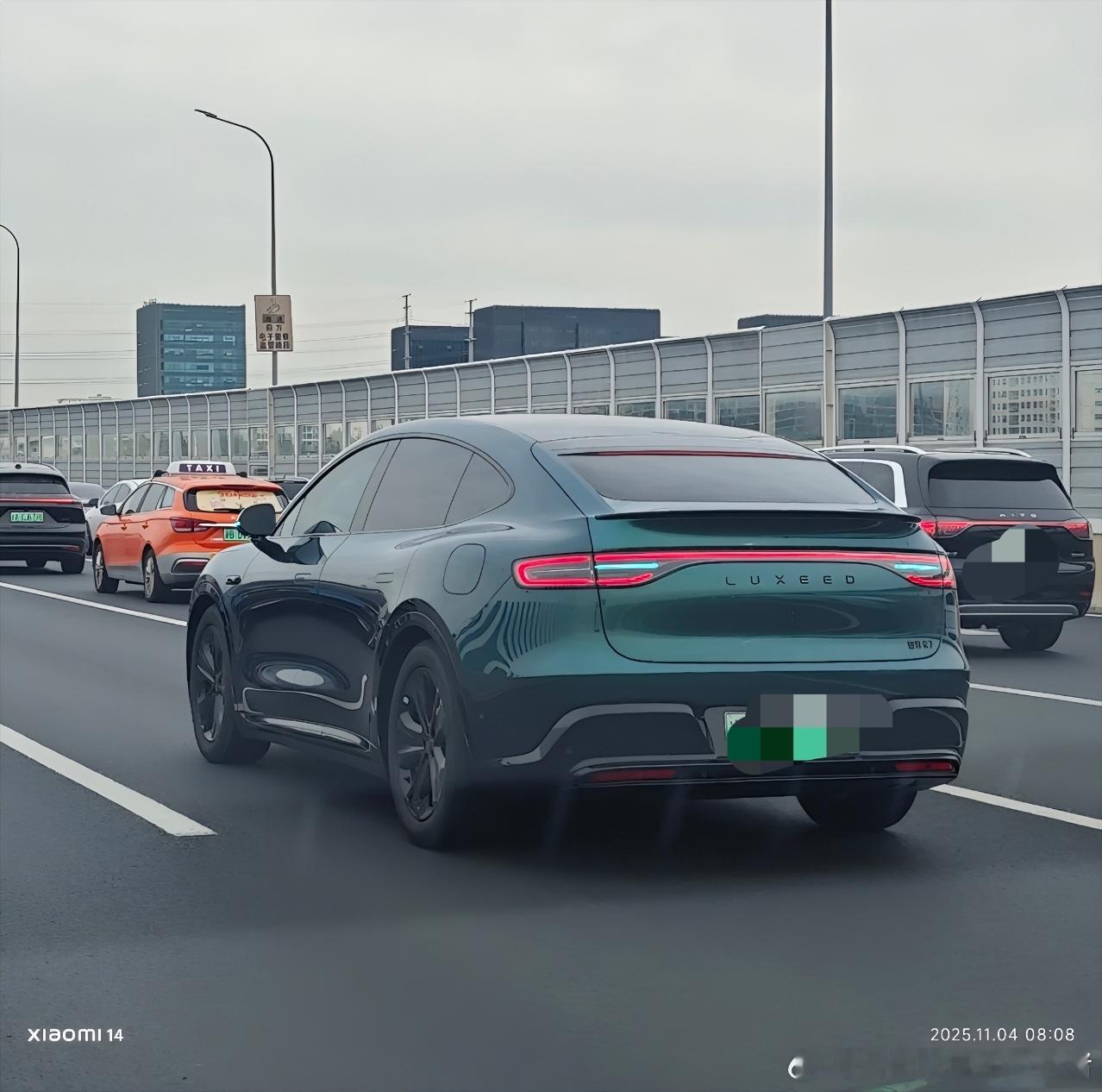 智界R7，挺帅的哈[吐舌头眯眼睛笑]智界r7﻿大v聊车​​​